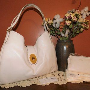 💥 GONE IN 24 HRS 💥 COACH CARLYLE BAG W/WRISTLET